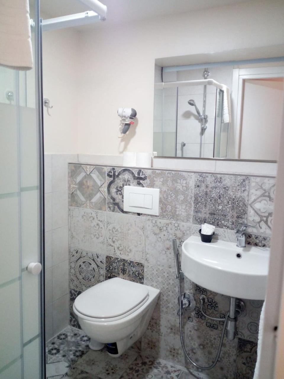 Residenza Le Rondini Hotel Firenze Bagian luar foto